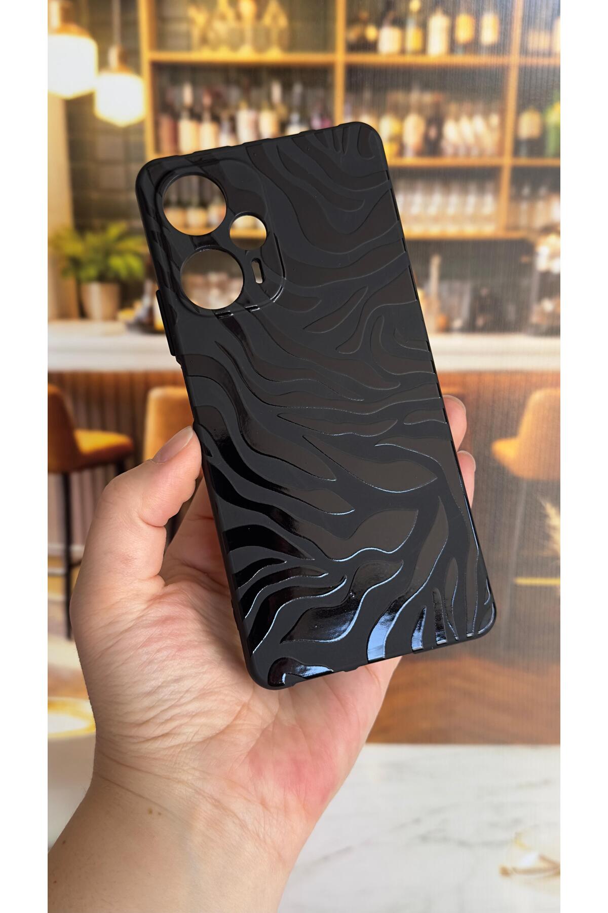 Poco F5 Uyumlu Zebra Desenli Silikon Darbe Emici Klasik Korumalı Rubber Kılıf