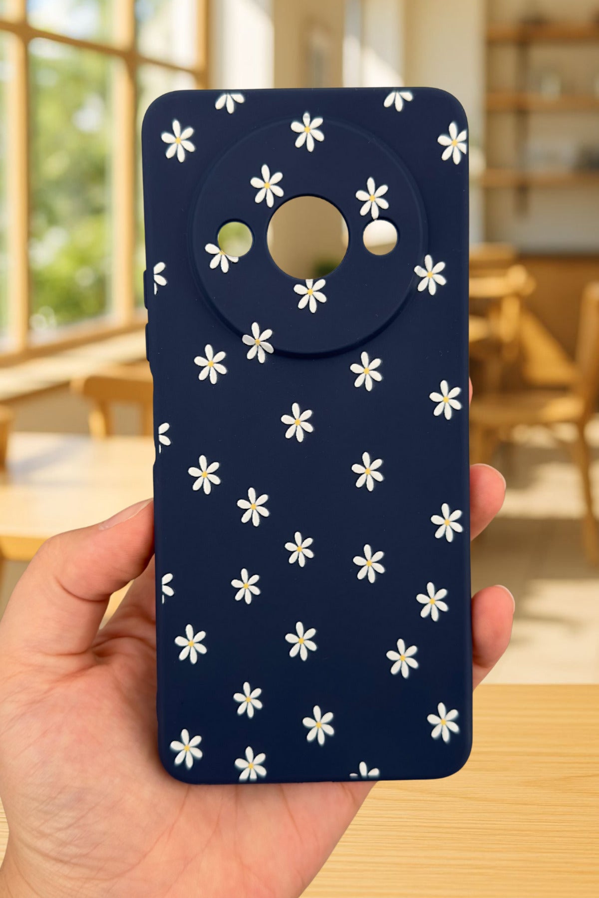 Xiaomi Redmi A3 Uyumlu Mini Papatya Desenli Silikon Darbe Emici Klasik Korumalı Rubber Kılıf