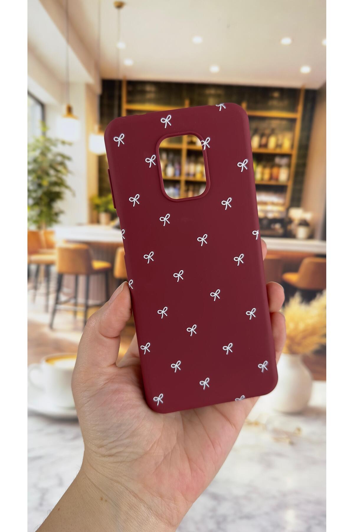 Redmi Note 9 Pro/9S Uyumlu Beyaz Fiyonk Desenli Silikon Darbe Emici Klasik Korumalı Rubber Kılıf