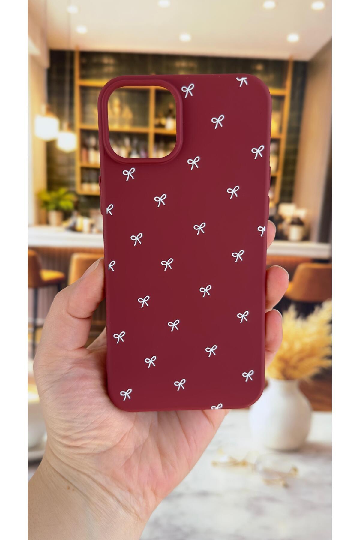 iPhone 15 Pro Max Uyumlu Beyaz Fiyonk Desenli Silikon Darbe Emici Klasik Korumalı Rubber Kılıf