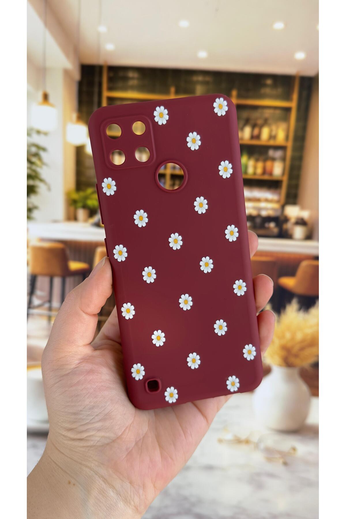 Realme C21Y Ve C25Y Uyumlu Beyaz Papatya Desenli Silikon Darbe Emici Klasik Korumalı Rubber Kılıf