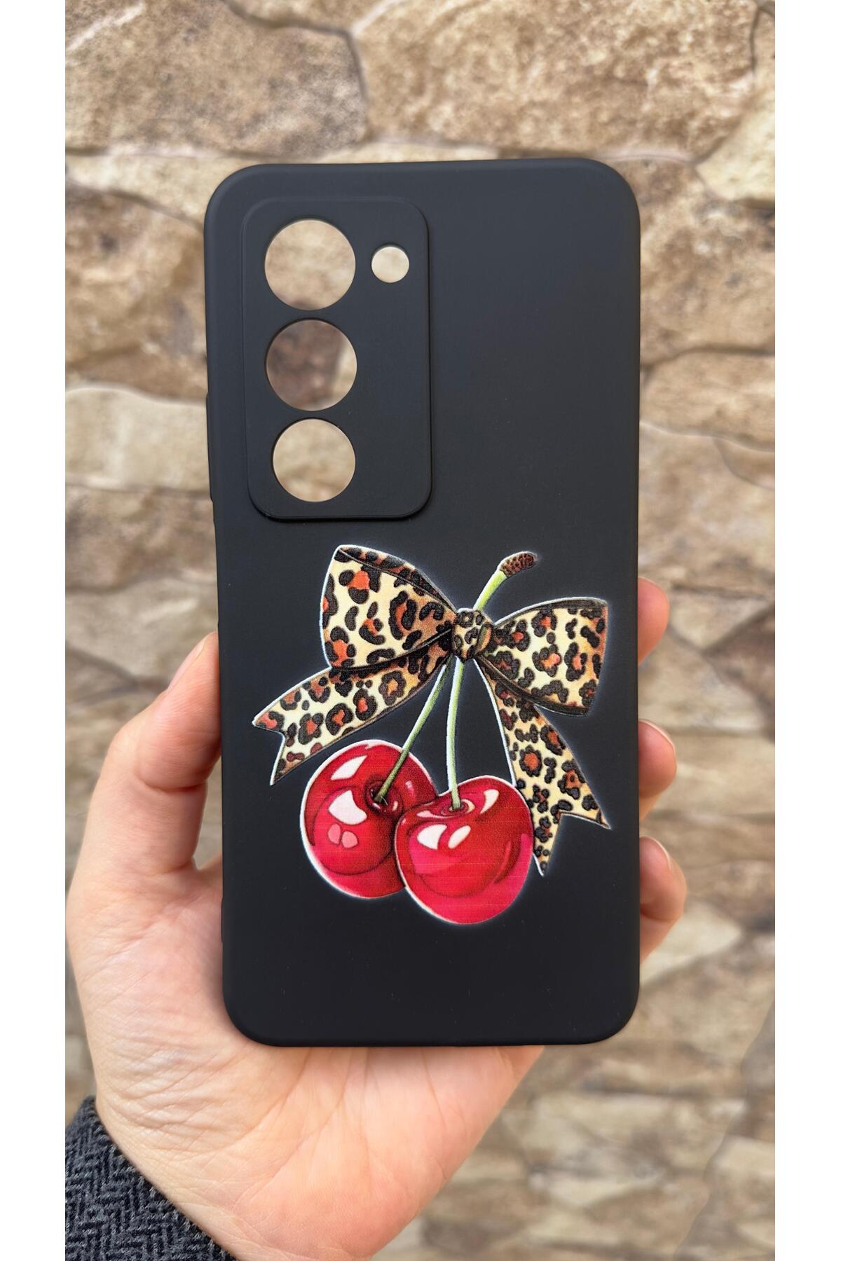 Redmi 15 Uyumlu Kiraz Leopar Fiyonk Desenli Silikon Darbe Emici Klasik Korumalı Rubber Kılıf