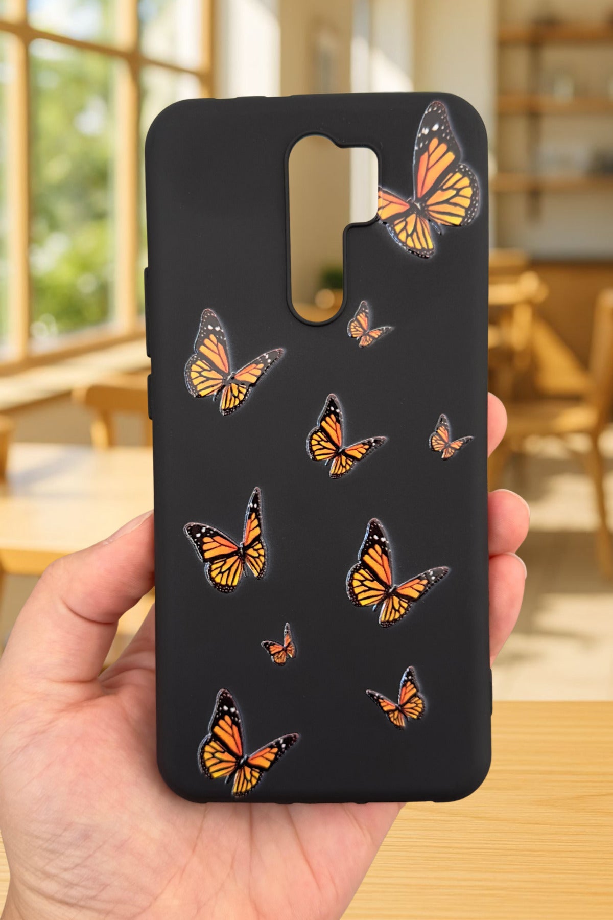 Xiaomi Redmi 9 Uyumlu Turuncu Kelebek Desenli Silikon Darbe Emici Klasik Korumalı Rubber Kılıf
