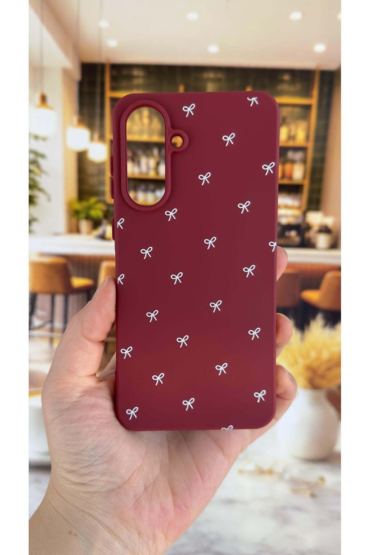 Samsung Galaxy A26 Uyumlu Beyaz Fiyonk Desenli Silikon Darbe Emici Klasik Korumalı Rubber Kılıf