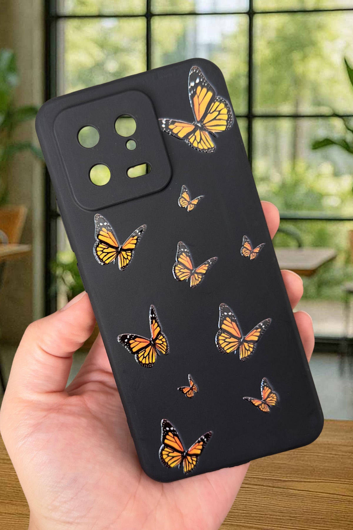 Xiaomi Mi 13 Uyumlu Turuncu Kelebek Desenli Silikon Darbe Emici Klasik Korumalı Rubber Kılıf