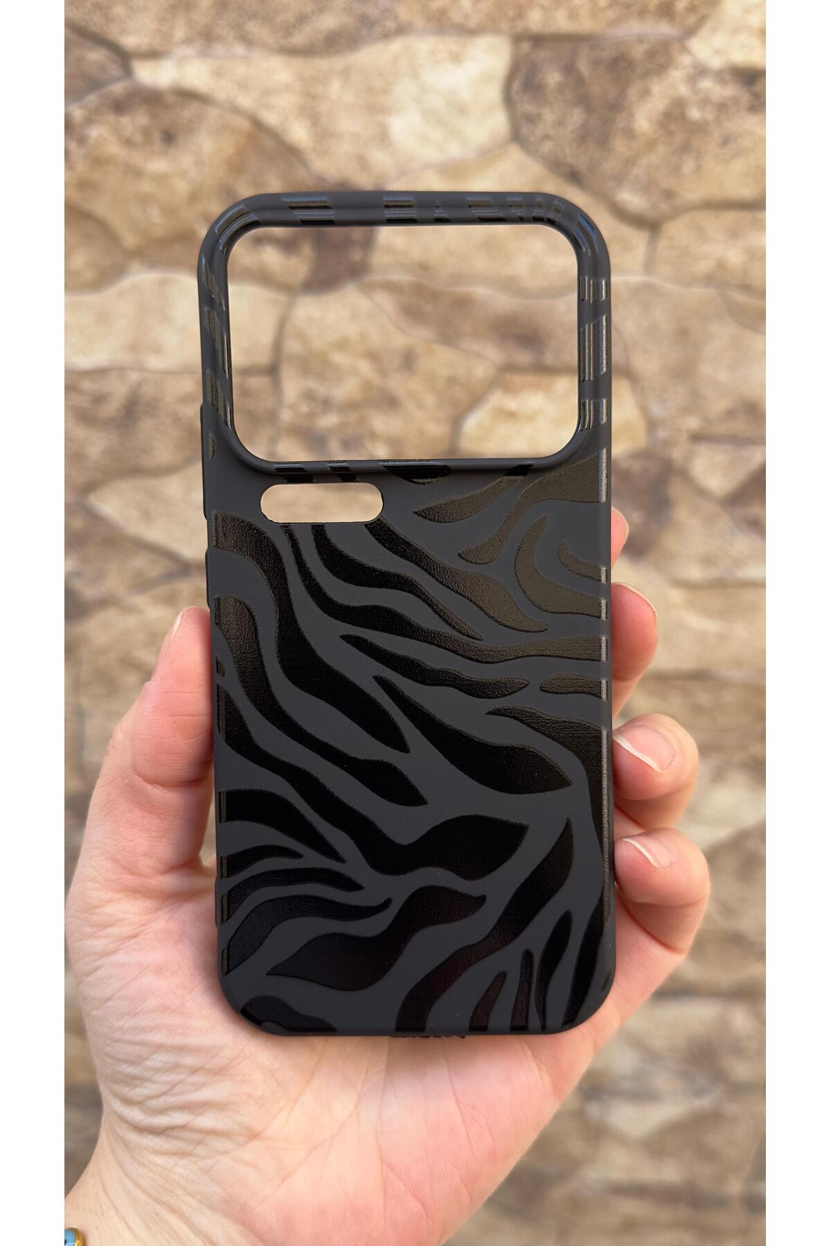 MI 17 Pro Uyumlu Zebra Desenli Silikon Darbe Emici Klasik Korumalı Rubber Kılıf