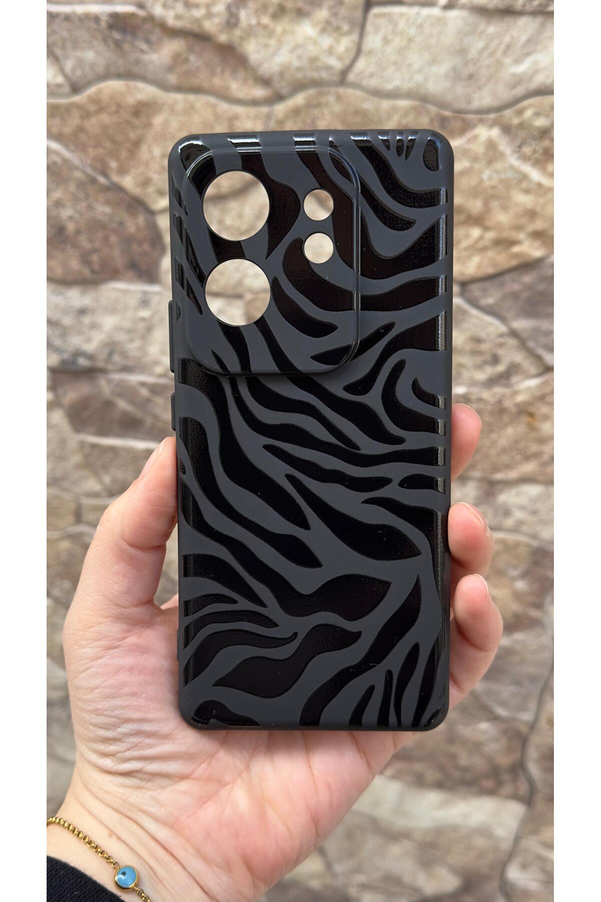 İnfinix Zero 30 4g Uyumlu Zebra Desenli Silikon Darbe Emici Klasik Korumalı Rubber Kılıf