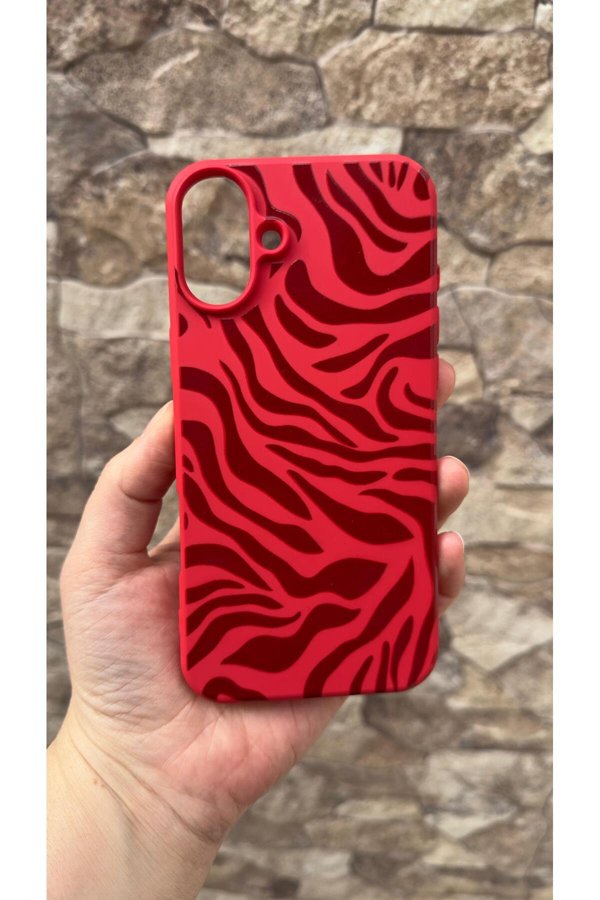 iPhone 16 Plus Uyumlu Kırmızı Zebra Desenli Silikon Darbe Emici Klasik Korumalı Rubber Kılıf