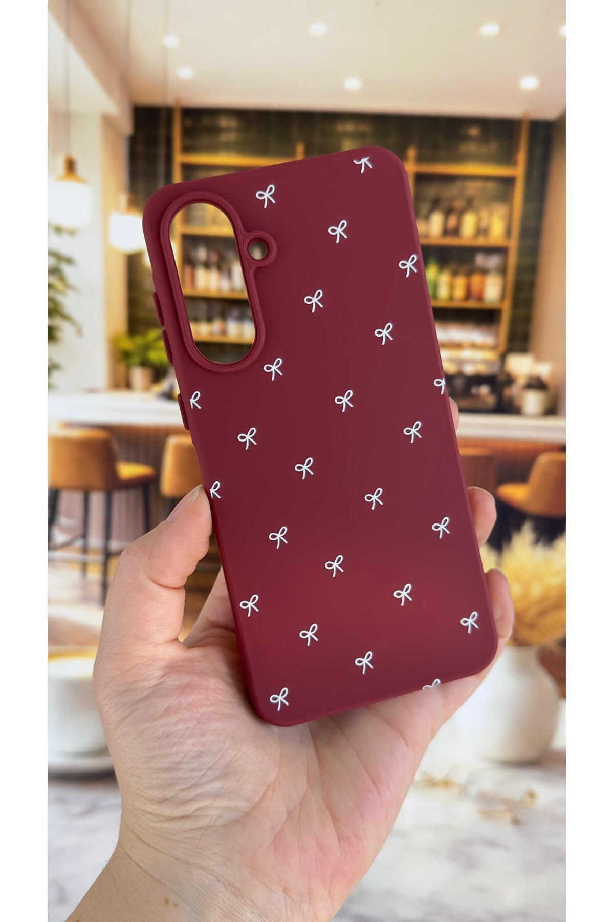 Samsung Galaxy A26 Uyumlu Beyaz Fiyonk Desenli Silikon Darbe Emici Klasik Korumalı Rubber Kılıf