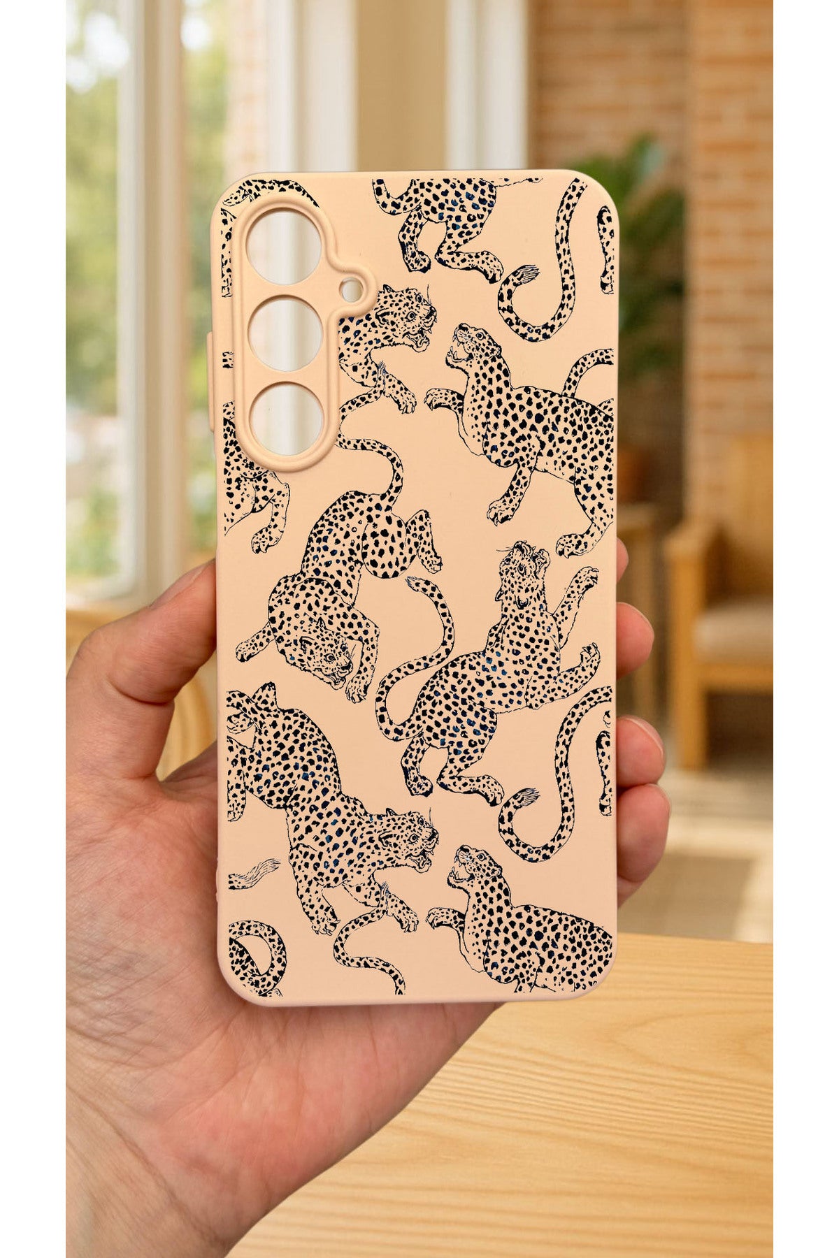 Samsung Galaxy A55 -LEOPAR DESENLİ Silikon Darbe Emici Klasik Korumalı Rubber Kılıf