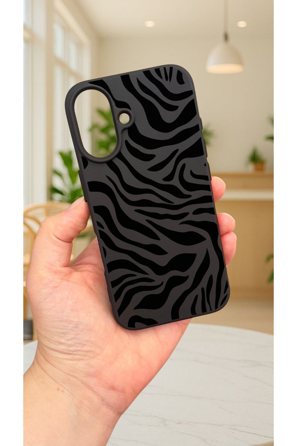 iPhone 16 Plus - ZEBRA DESENLİ Silikon Darbe Emici Klasik Korumalı Rubber Kılıf