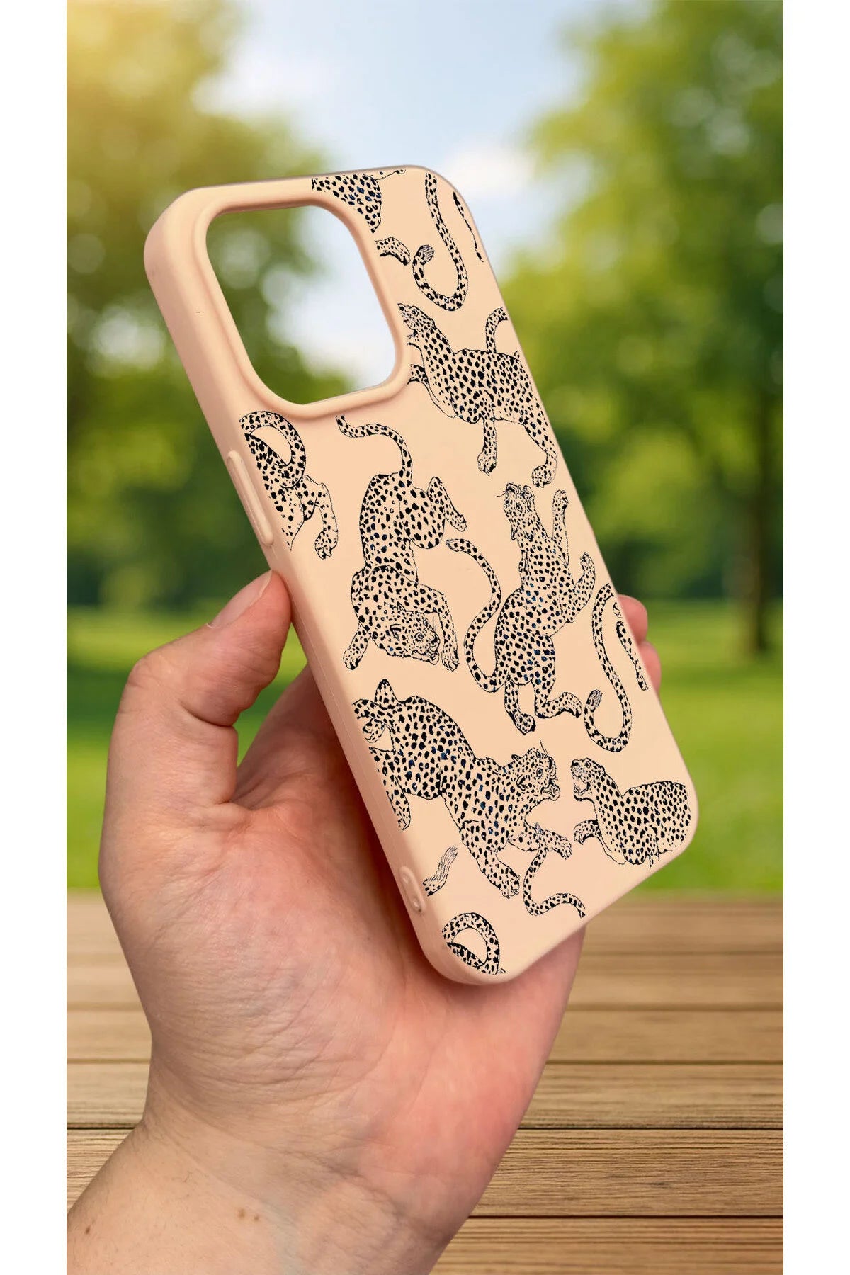 iPhone 15 Pro Max - LEOPAR DESENLİ Silikon Darbe Emici Klasik Korumalı Rubber Kılıf