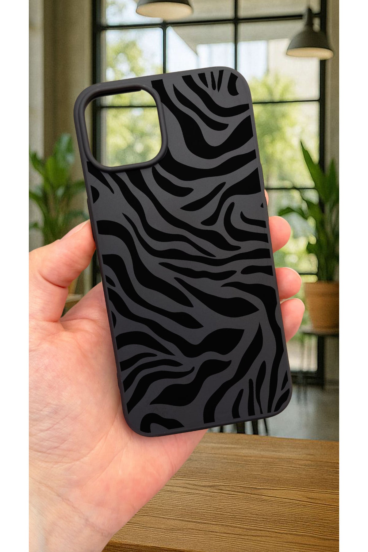 iPhone 13 -ZEBRA DESENLİ Silikon Darbe Emici Klasik Korumalı Rubber Kılıf