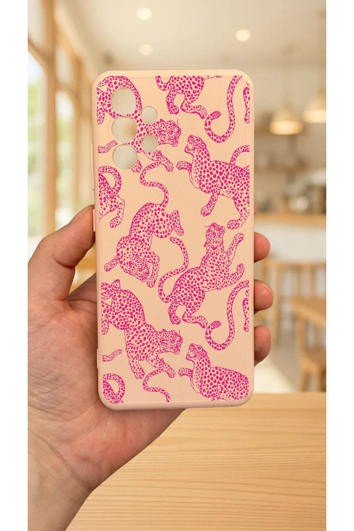 Samsung Galaxy A32 -PEMBE LEOPAR Silikon Darbe Emici Klasik Korumalı Rubber Kılıf