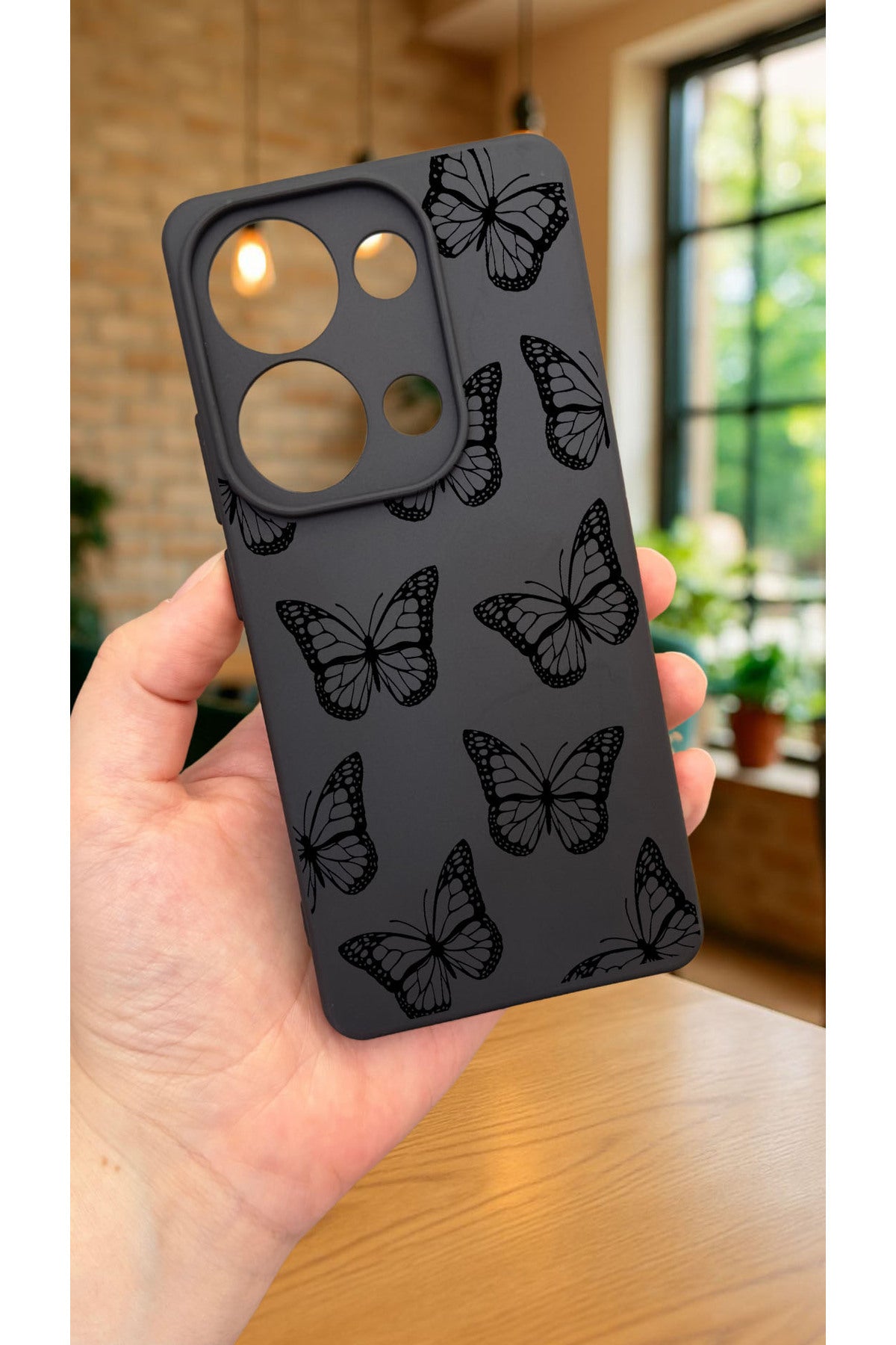 Redmi Note 13 Pro 4G SİYAH KELEBEK DESENLİ Silikon Darbe Emici Klasik Korumalı Rubber Kılıf