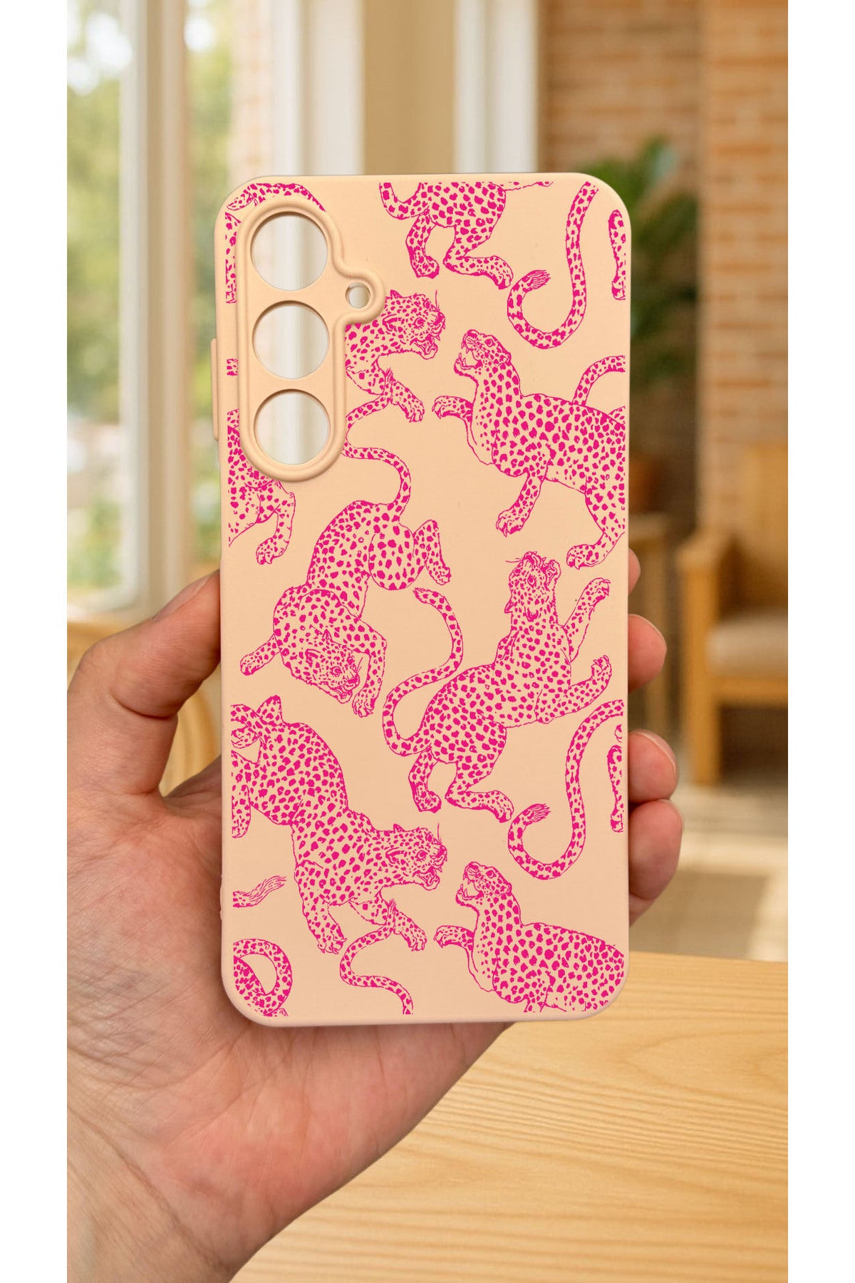 Samsung Galaxy A55 -PEMBE LEOPAR DESENLİ Silikon Darbe Emici Klasik Korumalı Rubber Kılıf