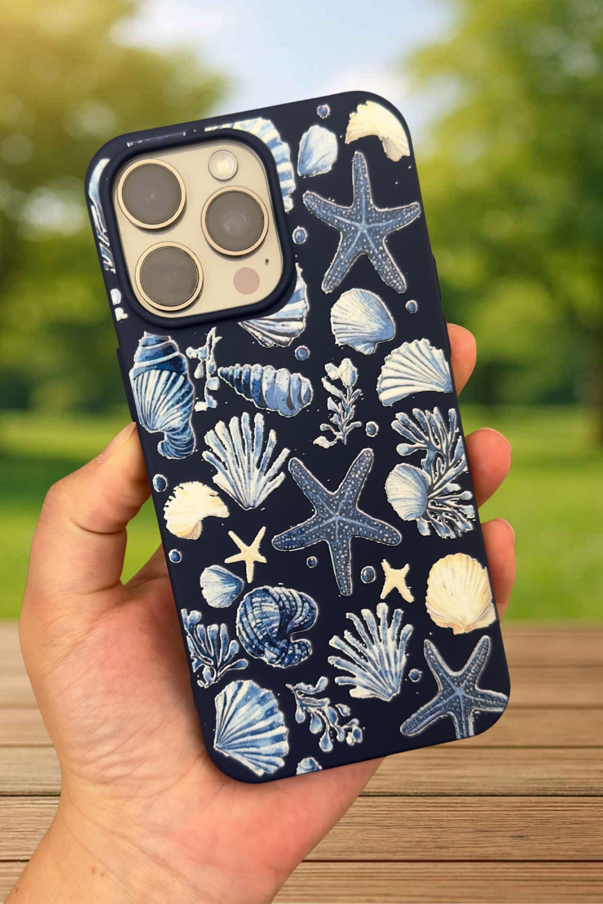 iPhone 16 Pro Max Uyumlu Deniz Kabuğu Desenli Silikon Darbe Emici Klasik Korumalı Rubber Kılıf