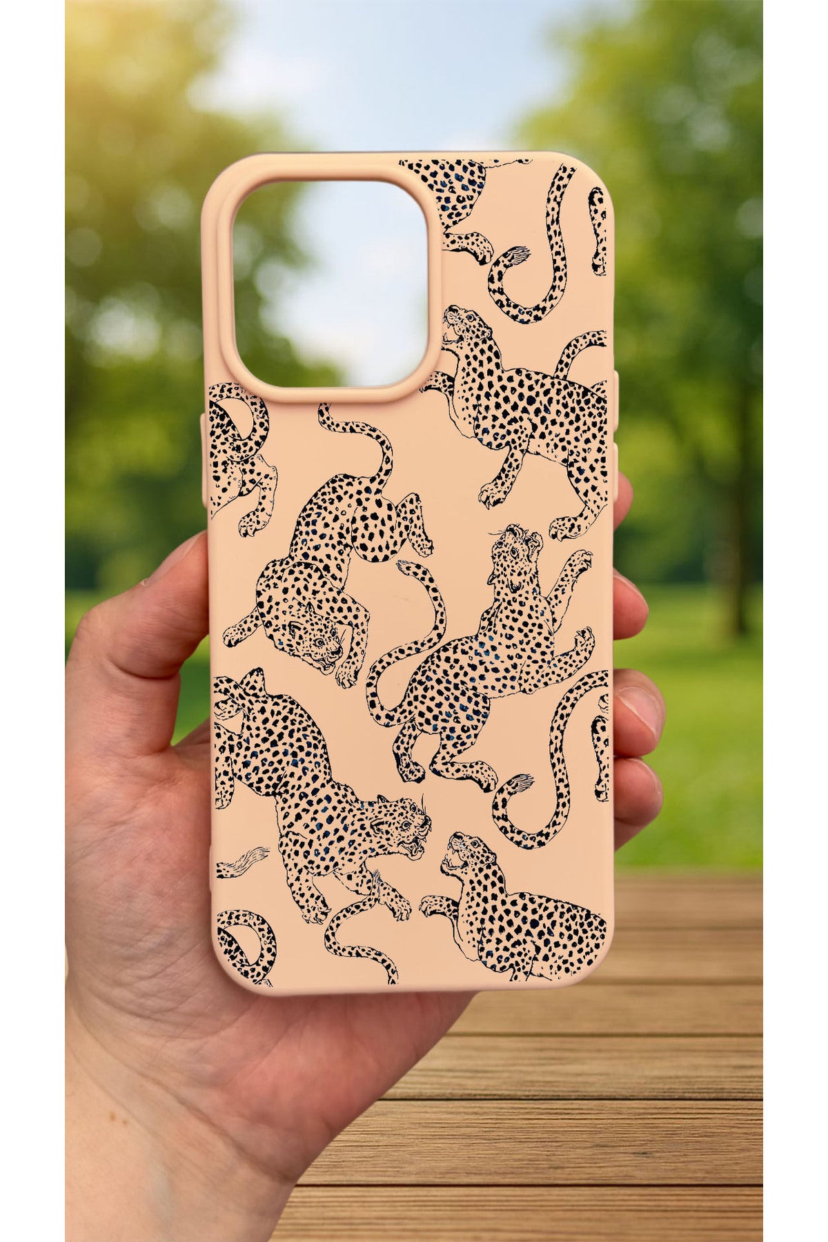 iPhone 16 Pro Max - LEOPAR DESENLİ Silikon Darbe Emici Klasik Korumalı Rubber Kılıf