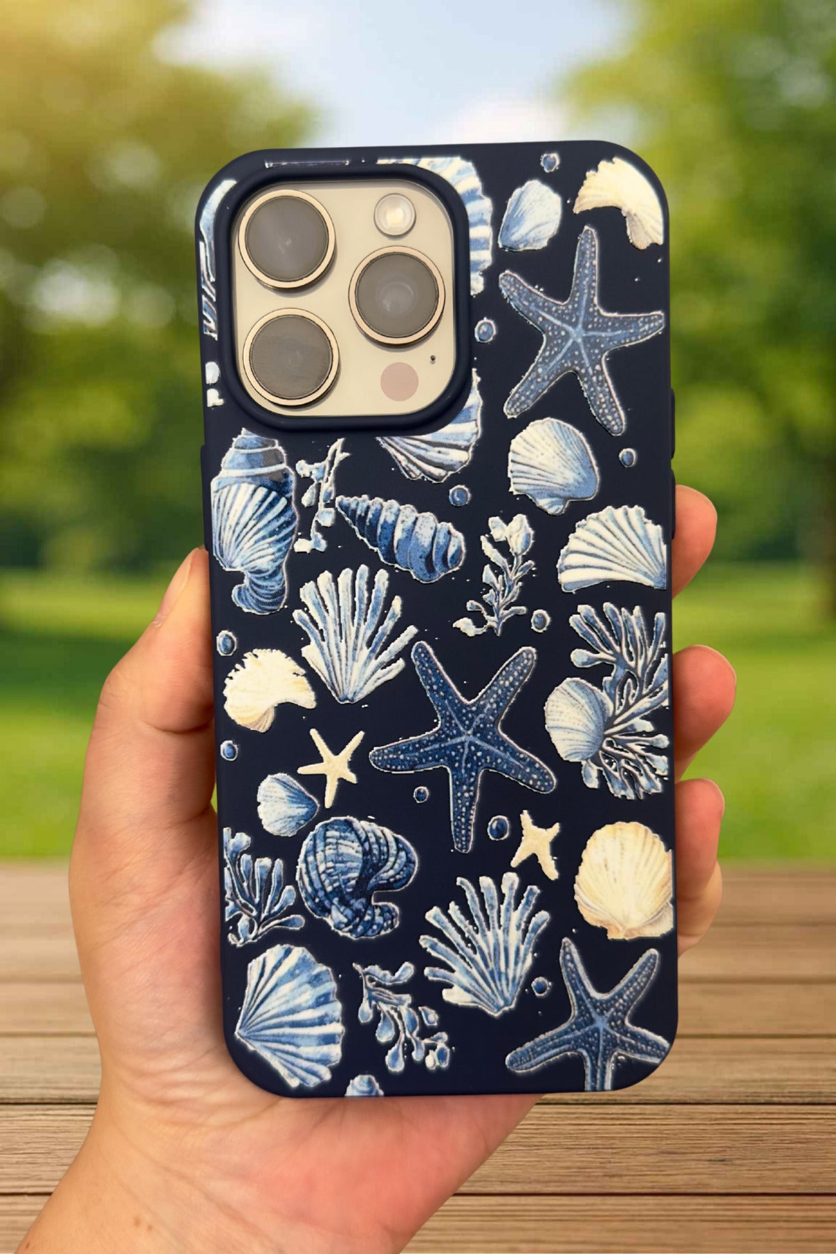 iPhone 15 Pro Max Uyumlu Deniz Kabuğu Desenli Silikon Darbe Emici Klasik Korumalı Rubber Kılıf