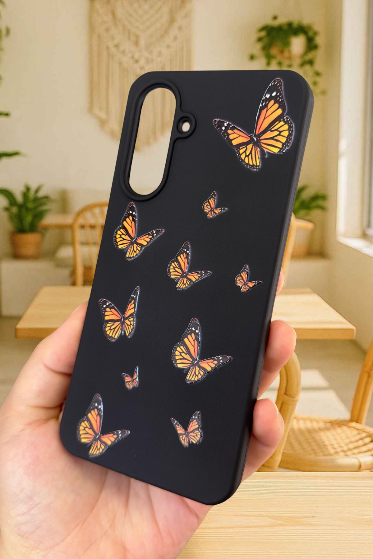Samsung Galaxy A26 - Turuncu Kelebek Desenli Silikon Darbe Emici Klasik Korumalı Rubber Kılıf