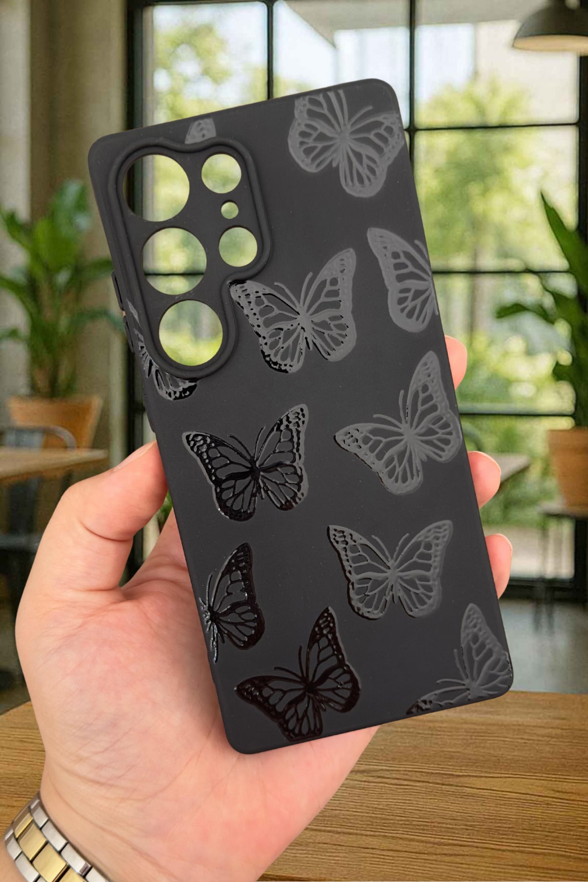 Samsung Galaxy S25 Ultra -Siyah Kelebek Desenli Silikon Darbe Emici Klasik Korumalı Rubber Kılıf