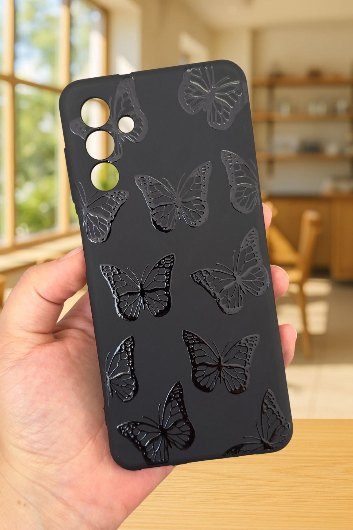 Samsung Galaxy A54 Uyumlu Siyah Kelebek Desenli Silikon Darbe Emici Klasik Korumalı Rubber Kılıf