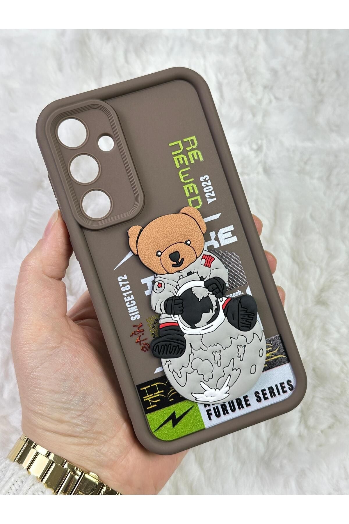 Samsung Galaxy S24 - Kabartmalı 3D Ayıcık Desenli Silikon Kamera Korumalı Lansman Ayıcıklı Kılıf