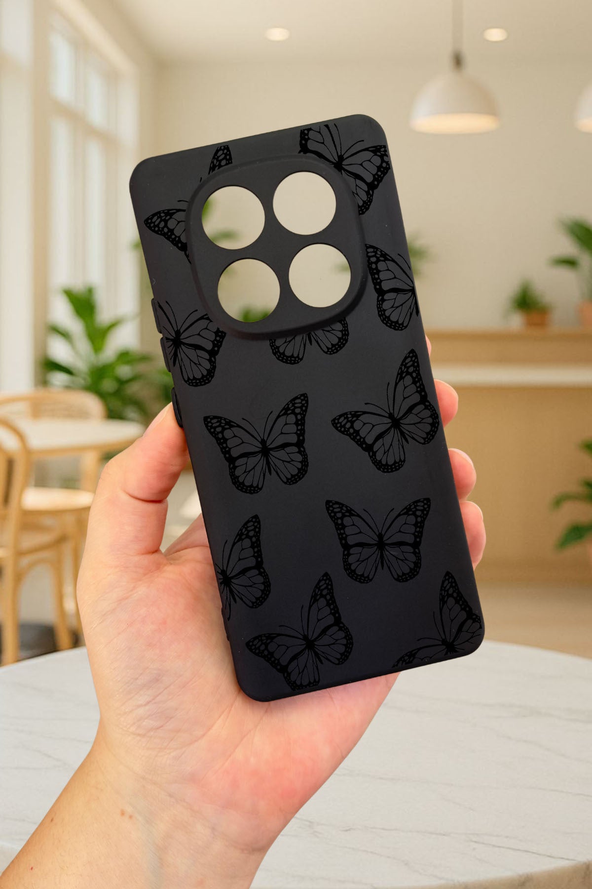 Redmi Note 14 Pro 4G - SİYAH KELEBEK DESENLİ Silikon Darbe Emici Klasik Korumalı Rubber Kılıf