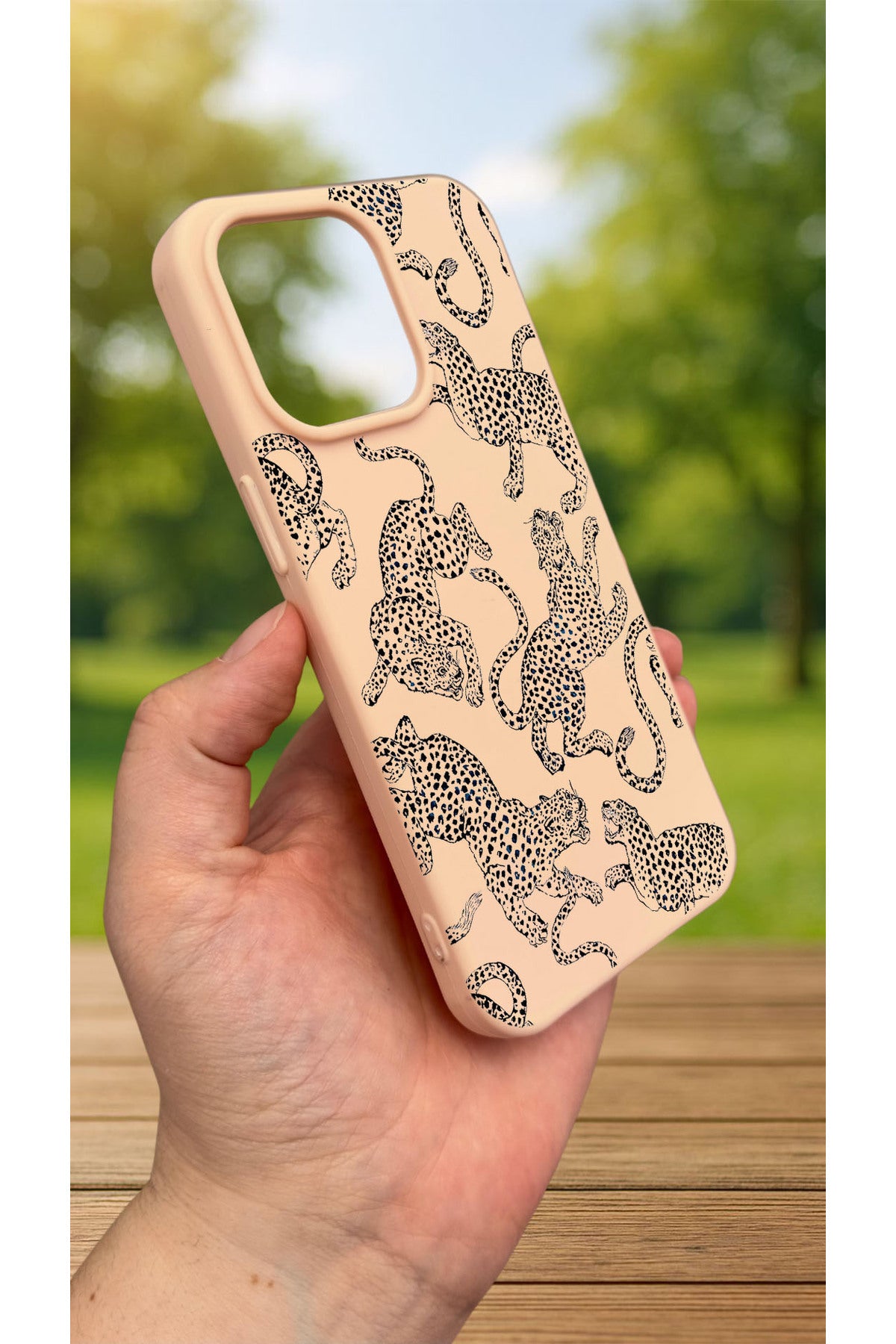 iPhone 16 Pro Max - LEOPAR DESENLİ Silikon Darbe Emici Klasik Korumalı Rubber Kılıf