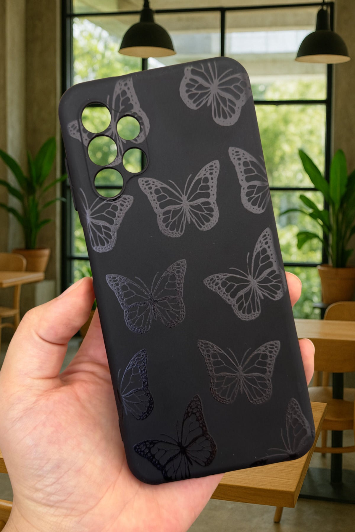 Samsung Galaxy A13 Uyumlu Siyah Kelebek Desenli Silikon Darbe Emici Klasik Korumalı Rubber Kılıf