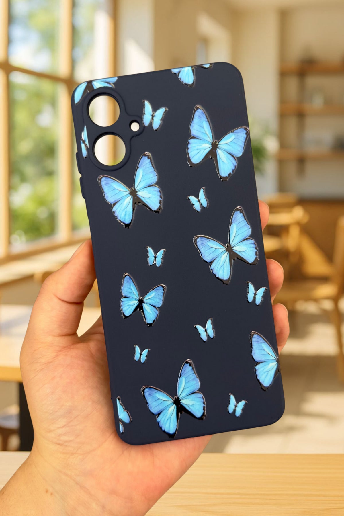 Samsung Galaxy A05 Uyumlu Mavi Kelebek Desenli Silikon Darbe Emici Klasik Korumalı Rubber Kılıf