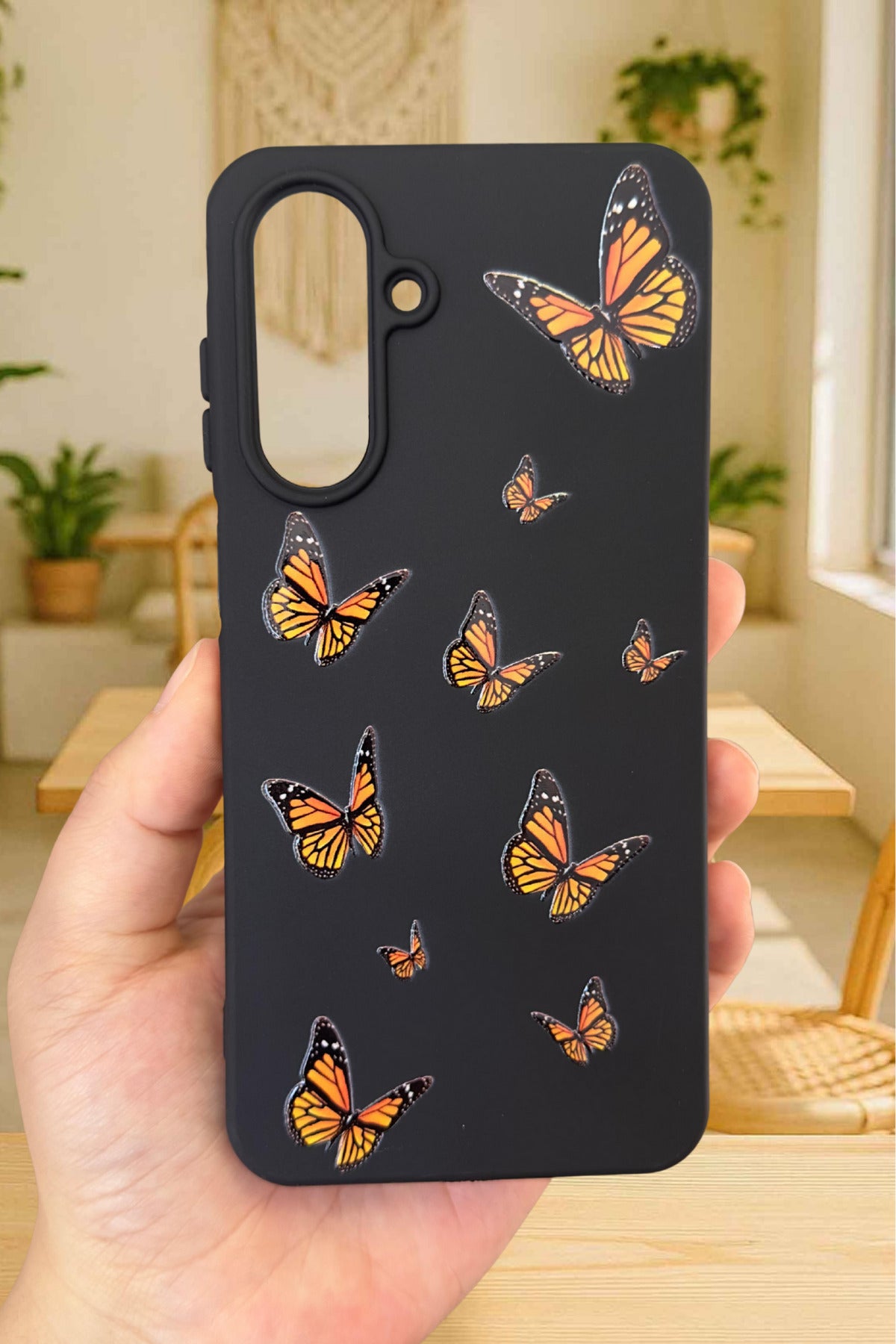 Samsung Galaxy A26 - Turuncu Kelebek Desenli Silikon Darbe Emici Klasik Korumalı Rubber Kılıf