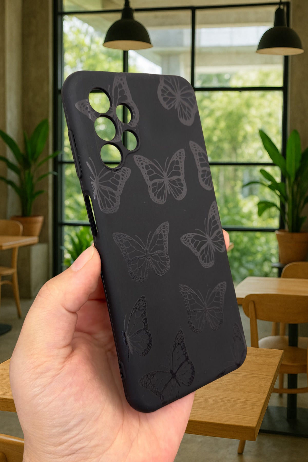 Samsung Galaxy A13 Uyumlu Siyah Kelebek Desenli Silikon Darbe Emici Klasik Korumalı Rubber Kılıf