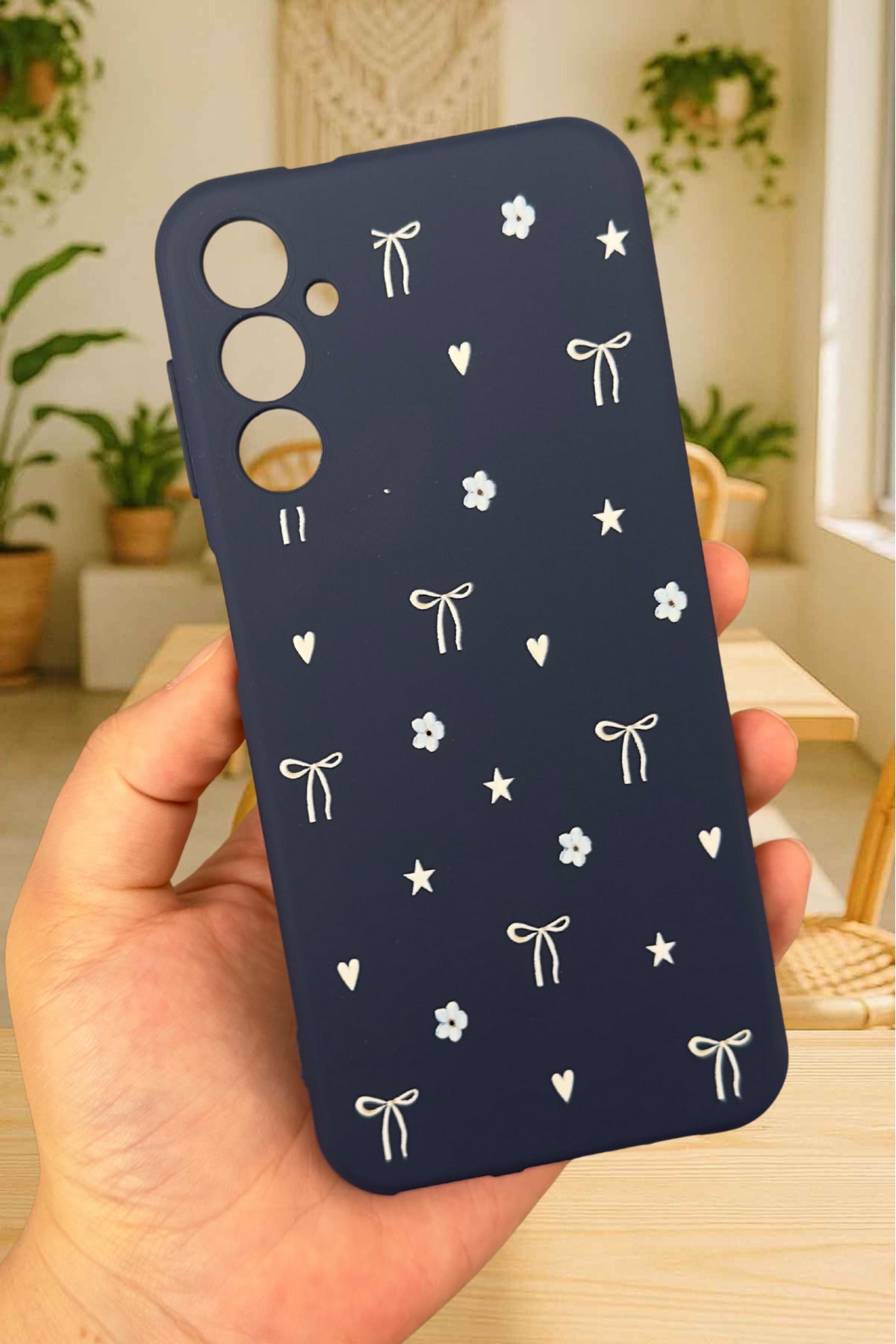 Samsung Galaxy A25 Uyumlu Mini Fiyonk Desenli Silikon Darbe Emici Klasik Korumalı Rubber Kılıf