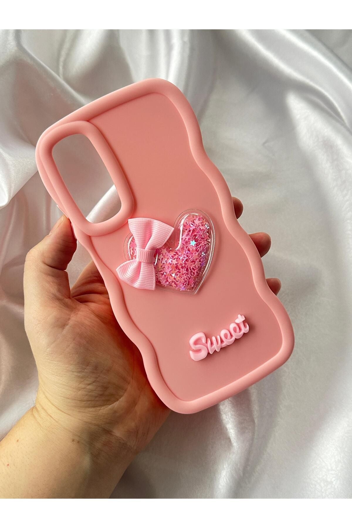 Samsung Galaxy A05 Renkli Kalp Kurdele Detaylı Simli Dalgalı Sweety Kılıf