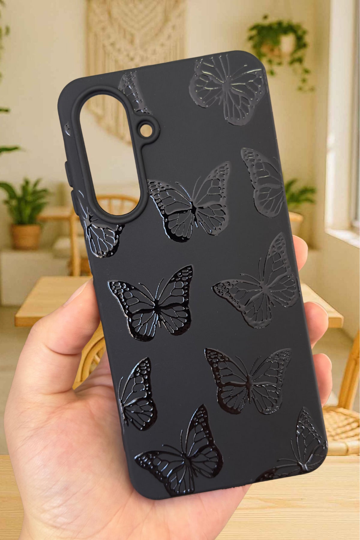 Samsung Galaxy A26 Uyumlu Siyah Kelebek Desenli Silikon Darbe Emici Klasik Korumalı Rubber Kılıf