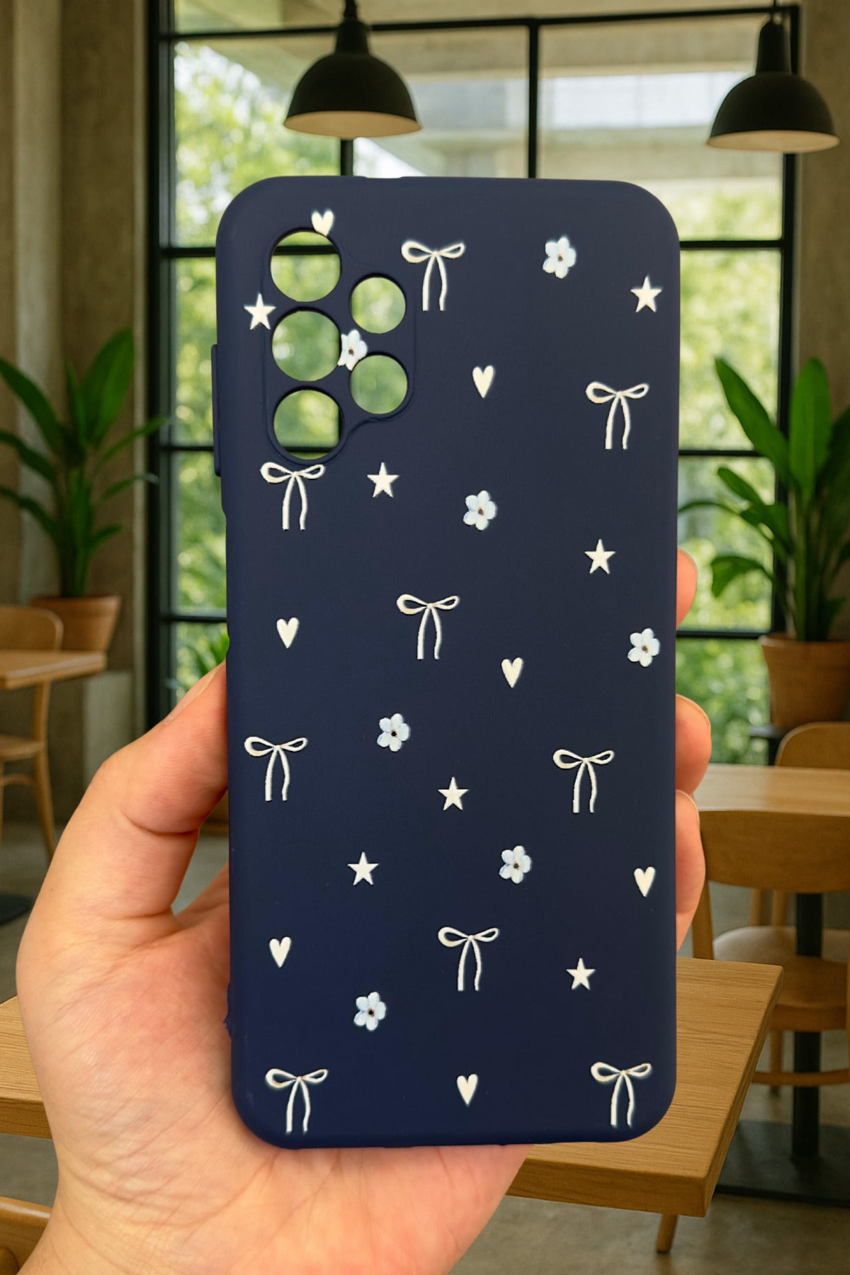 Samsung Galaxy A13 Uyumlu Mini Fiyonk Desenli Silikon Darbe Emici Klasik Korumalı Rubber Kılıf