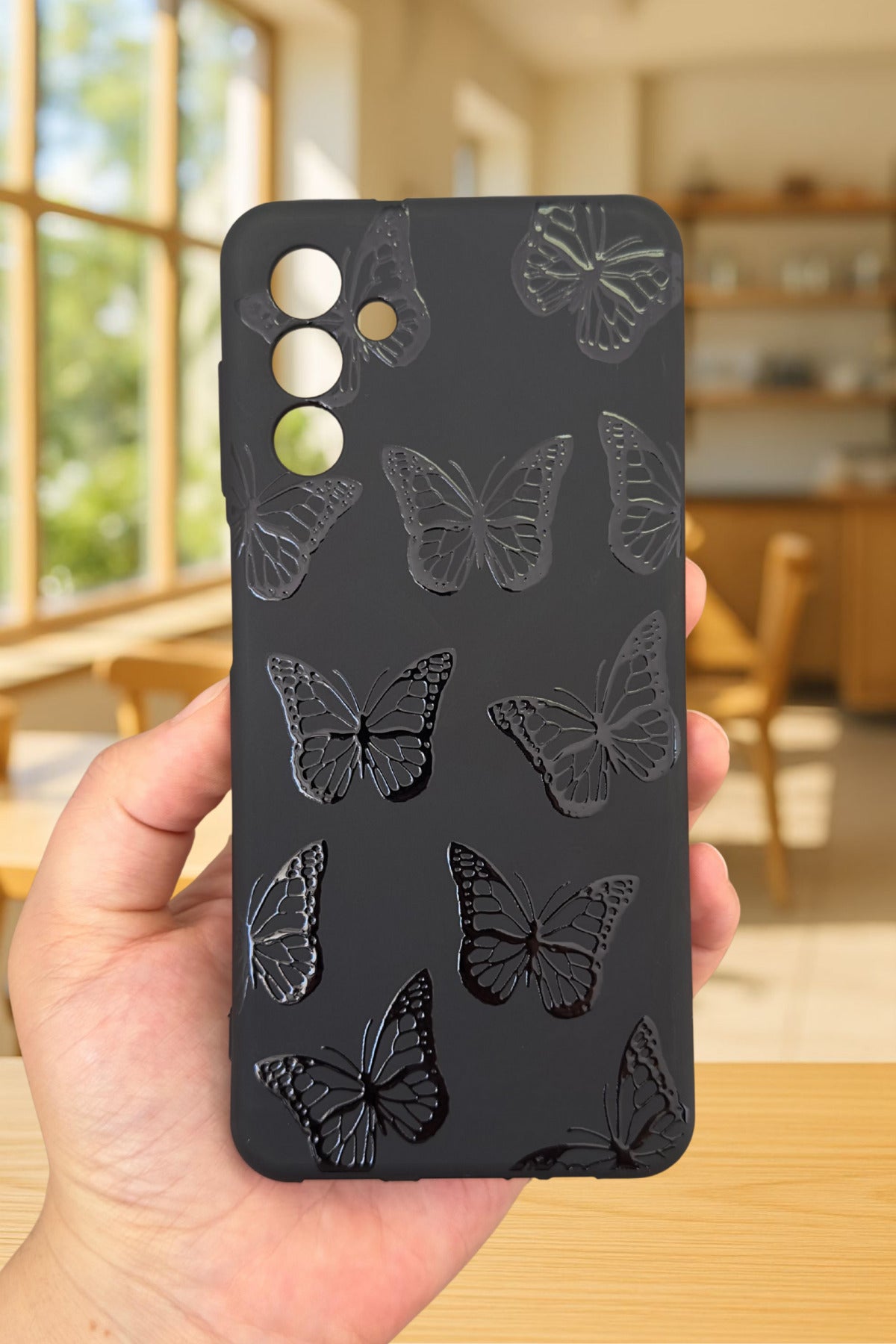 Samsung Galaxy A54 Uyumlu Siyah Kelebek Desenli Silikon Darbe Emici Klasik Korumalı Rubber Kılıf