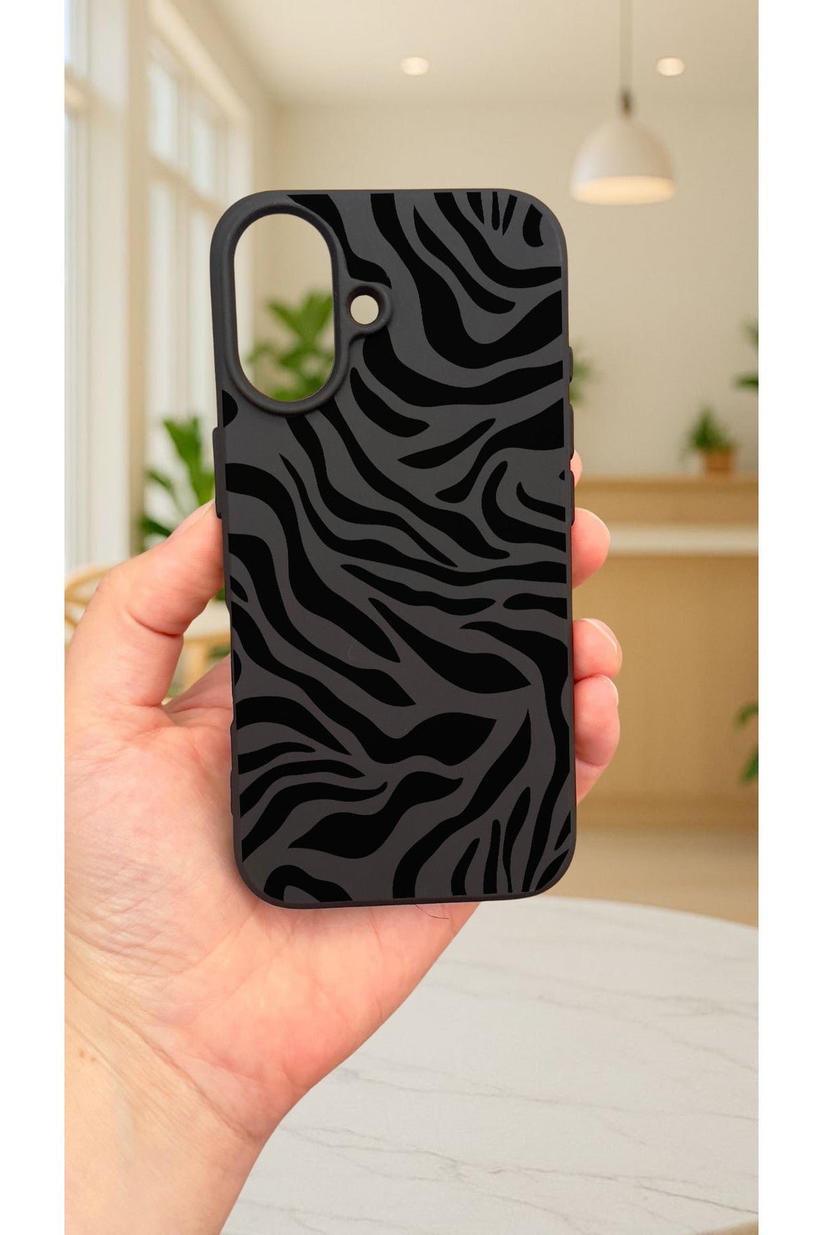 iPhone 16 Plus - ZEBRA DESENLİ Silikon Darbe Emici Klasik Korumalı Rubber Kılıf