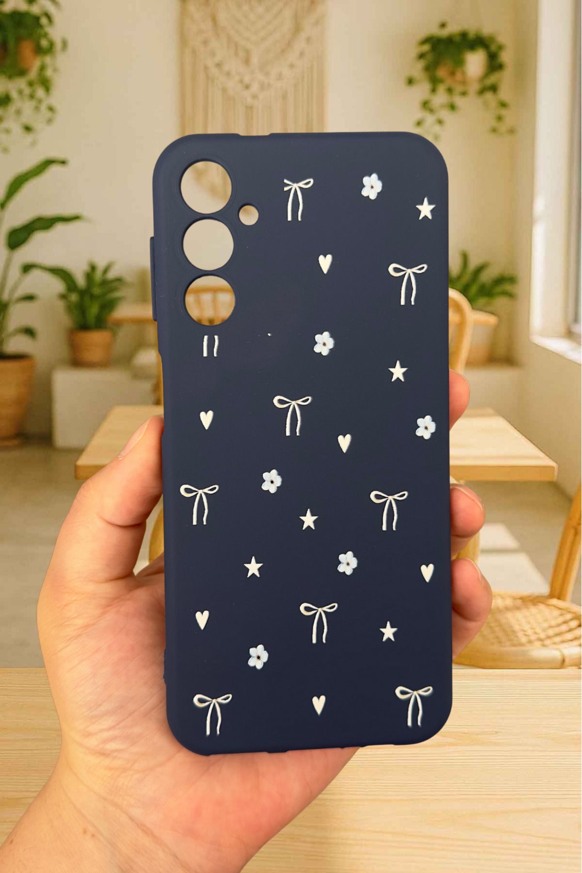 Samsung Galaxy A25 Uyumlu Mini Fiyonk Desenli Silikon Darbe Emici Klasik Korumalı Rubber Kılıf