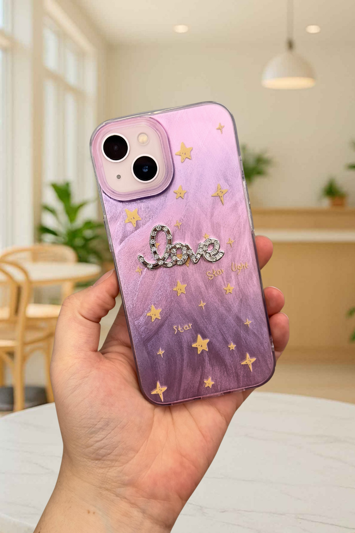 iPhone 15 Parlak Taşlı “Love” Yazılı Yıldız Desenli Telefon Kılıfı – Pastel Renkli Star Love Kılıf