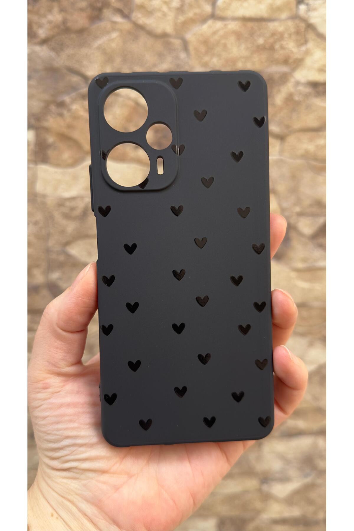 Poco F5 Uyumlu Mini Siyah Kalp Desenli Silikon Darbe Emici Klasik Korumalı Rubber Kılıf