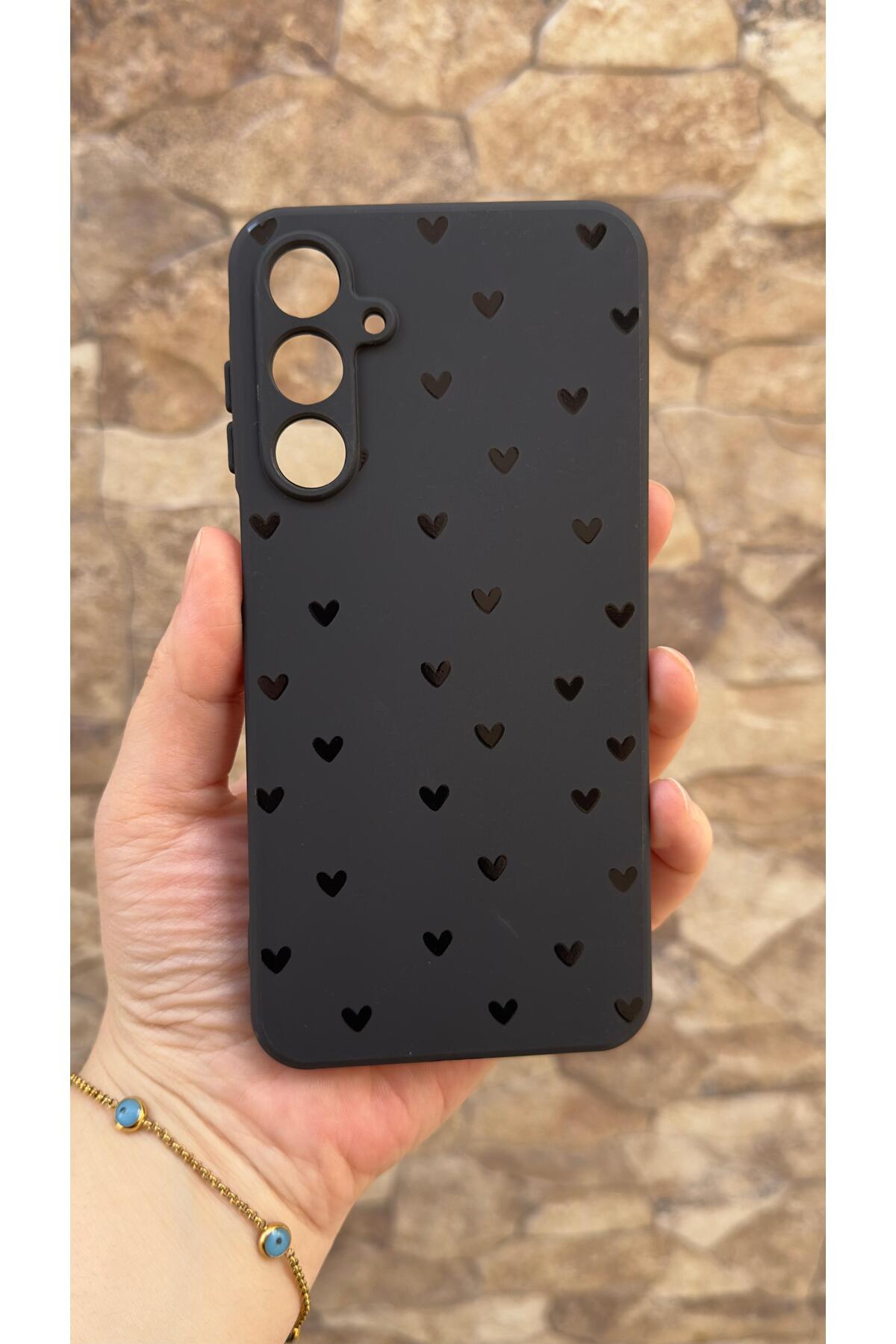 Samsung Galaxy S24FE Uyumlu Mini Siyah Kalp Desenli Silikon Darbe Emici Klasik Korumalı Rubber Kılıf