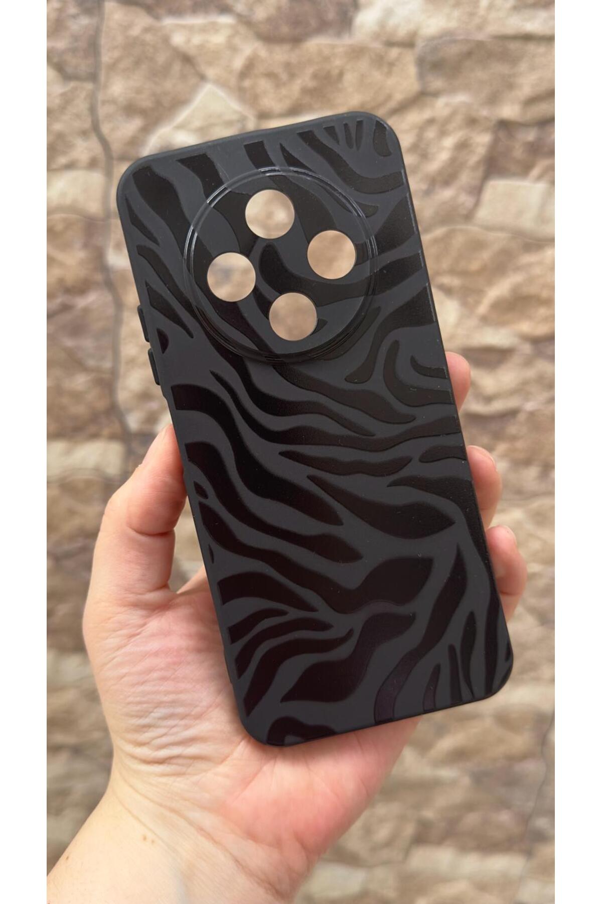 TECNO SPARK 30C Uyumlu Zebra Desenli Silikon Darbe Emici Klasik Korumalı Rubber Kılıf