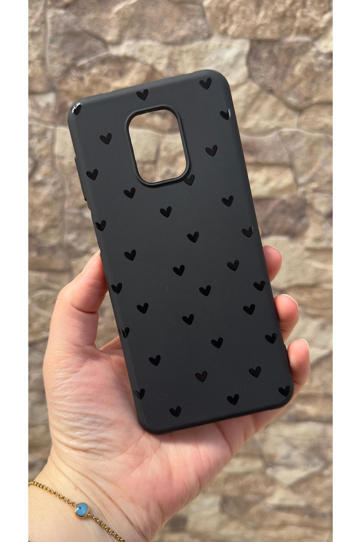 Redmi Note 9 Pro ve 9S Uyumlu Mini Siyah Kalp Desenli Silikon Darbe Emici Klasik Korumalı Rubber Kılıf