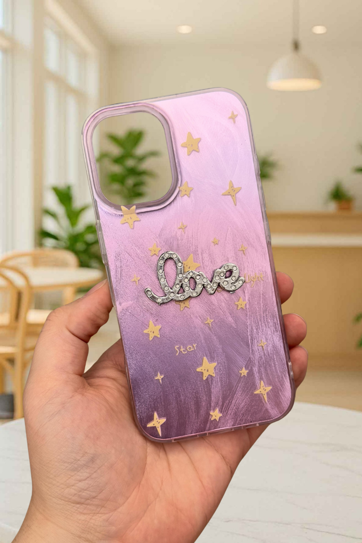 iPhone 16 Parlak Taşlı “Love” Yazılı Yıldız Desenli Telefon Kılıfı – Pastel Renkli Star Love Kılıf