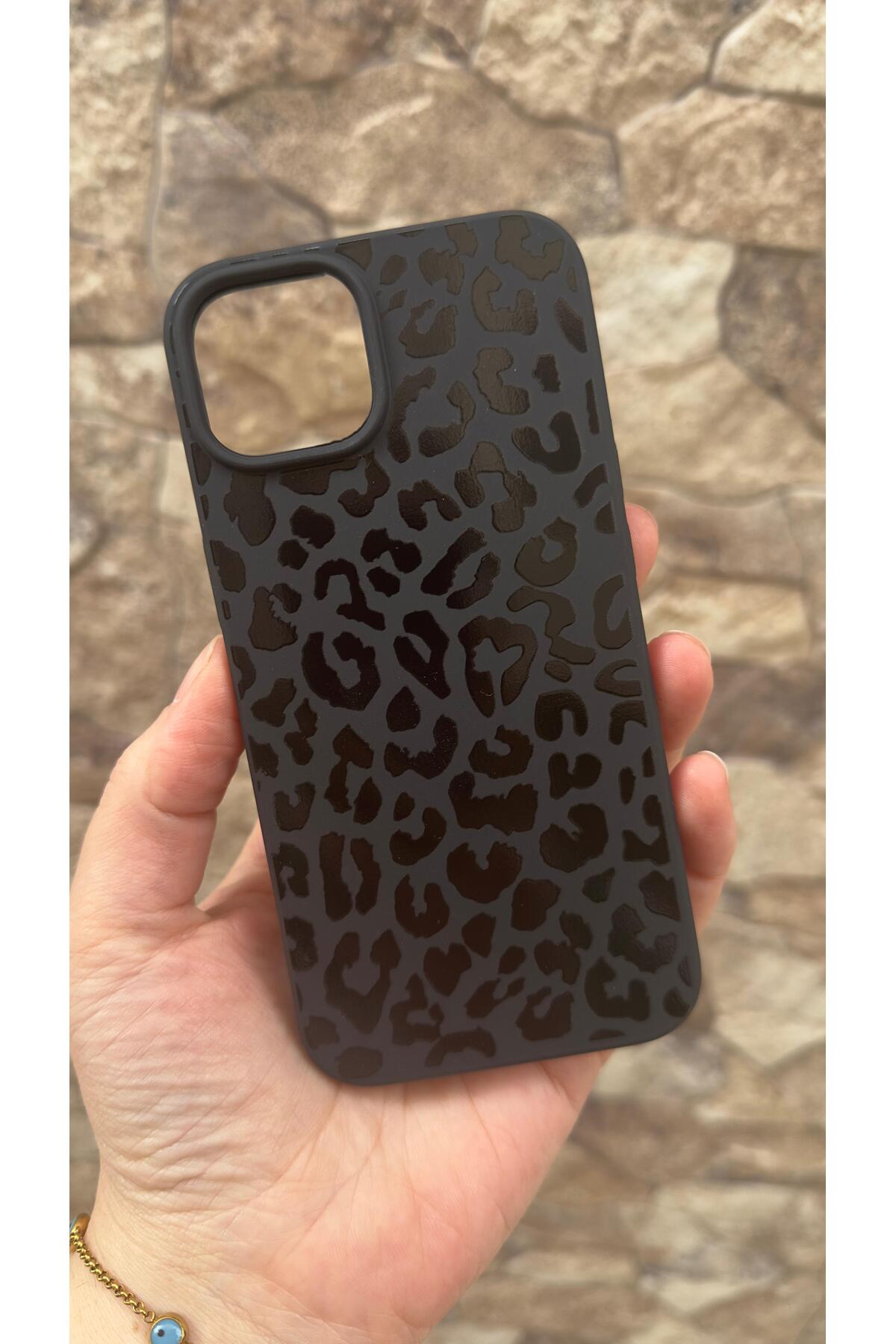 iPhone 12 ve 12 Pro Uyumlu Leopar Desenli Silikon Darbe Emici Klasik Korumalı Rubber Kılıf