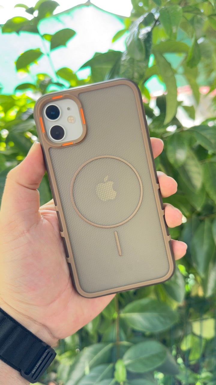 iPhone 11 Magsafe Özellikli Kamera Çıkıntılı Yanları Silikon Arkası Mat Sylüx Kılıf