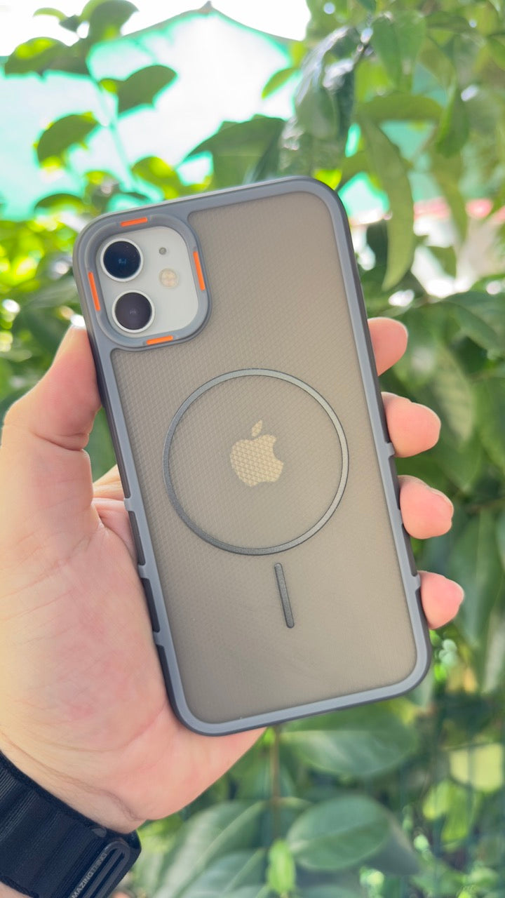 iPhone 11 Magsafe Özellikli Kamera Çıkıntılı Yanları Silikon Arkası Mat Sylüx Kılıf