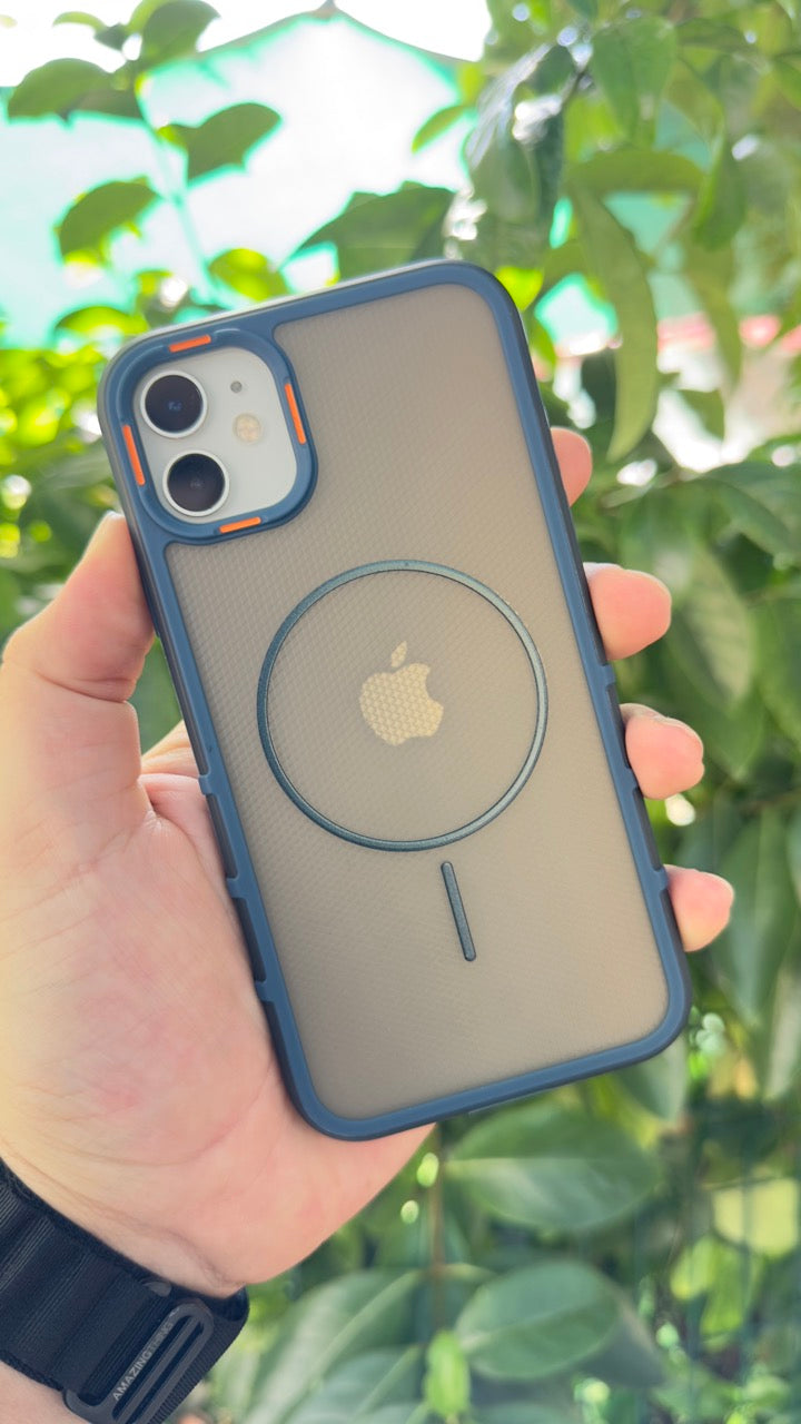 iPhone 11 Magsafe Özellikli Kamera Çıkıntılı Yanları Silikon Arkası Mat Sylüx Kılıf